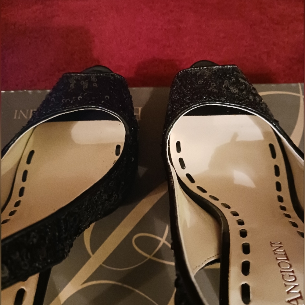 ENZO ANGIOLINI Peep-Toe Platform Heels in EXCELLENT CONDITION!